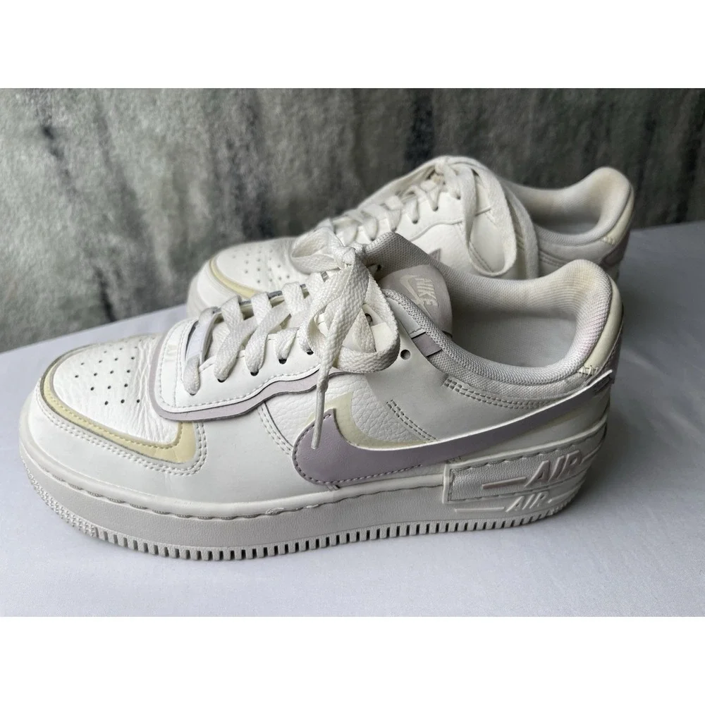 Nike Air Force 1 Womens 7.5 White/ Lilac Trim Leather Sneakers